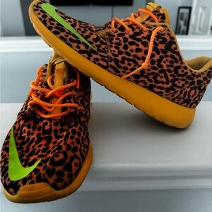 Nike Roshe Run FB "Leopard" in Bright Citrus / Flash Lime